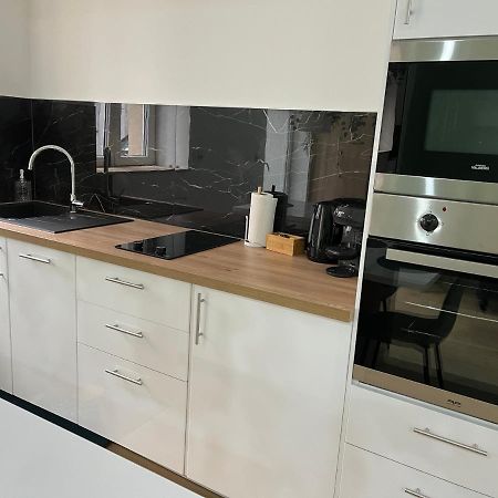 Appartement Luxe Jaune Сент Етиен Екстериор снимка