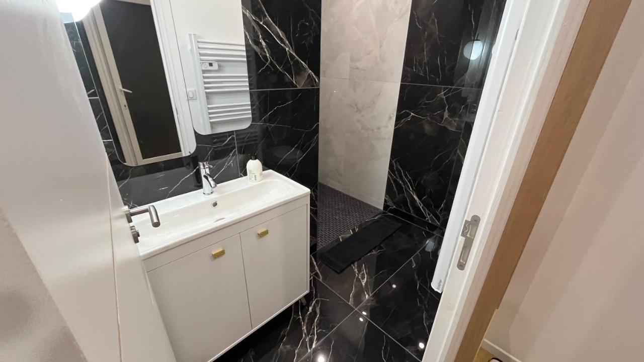 Appartement Luxe Jaune Сент Етиен Екстериор снимка